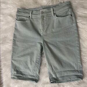 Chicos So Slimming Girlfriend Slim Leg Shorts